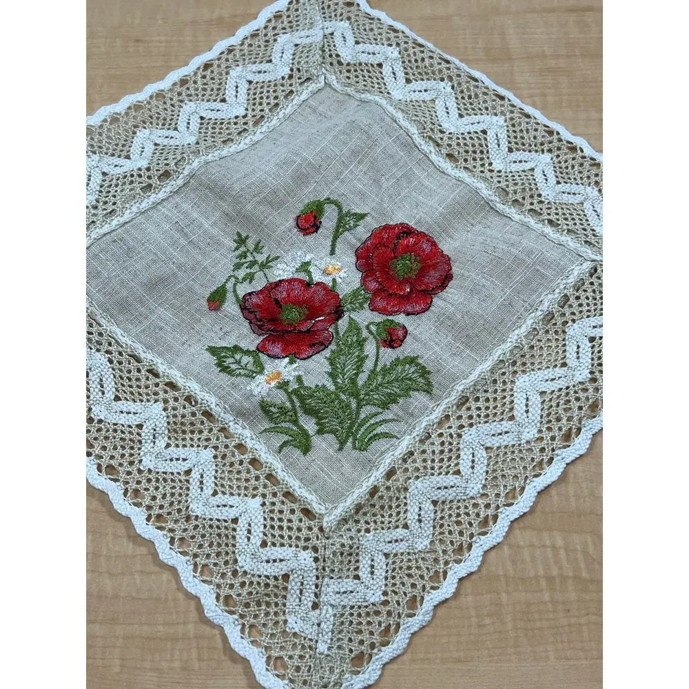 Embroidered Table Cloth And Matching Napkin Poppies‎ Daisys And Lace